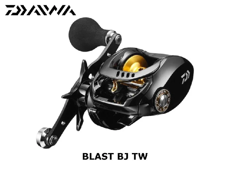 Travel-Friendly Fishing Reel-Daiwa Blast BJ TW 150SH Right