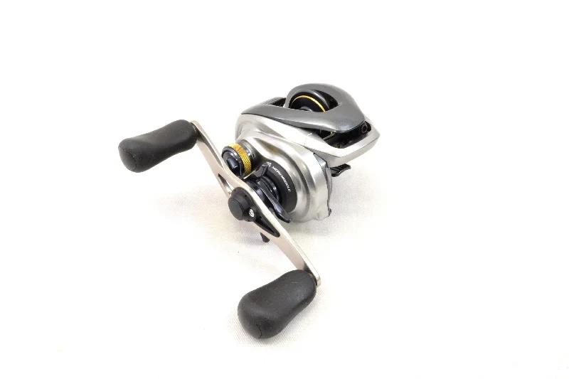 Easy-to-Use Fishing Reel-Used Shimano 13 Metanium XG Right